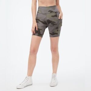 Aeropostale High-Rise Camo Pocket Bike Shorts Size Small